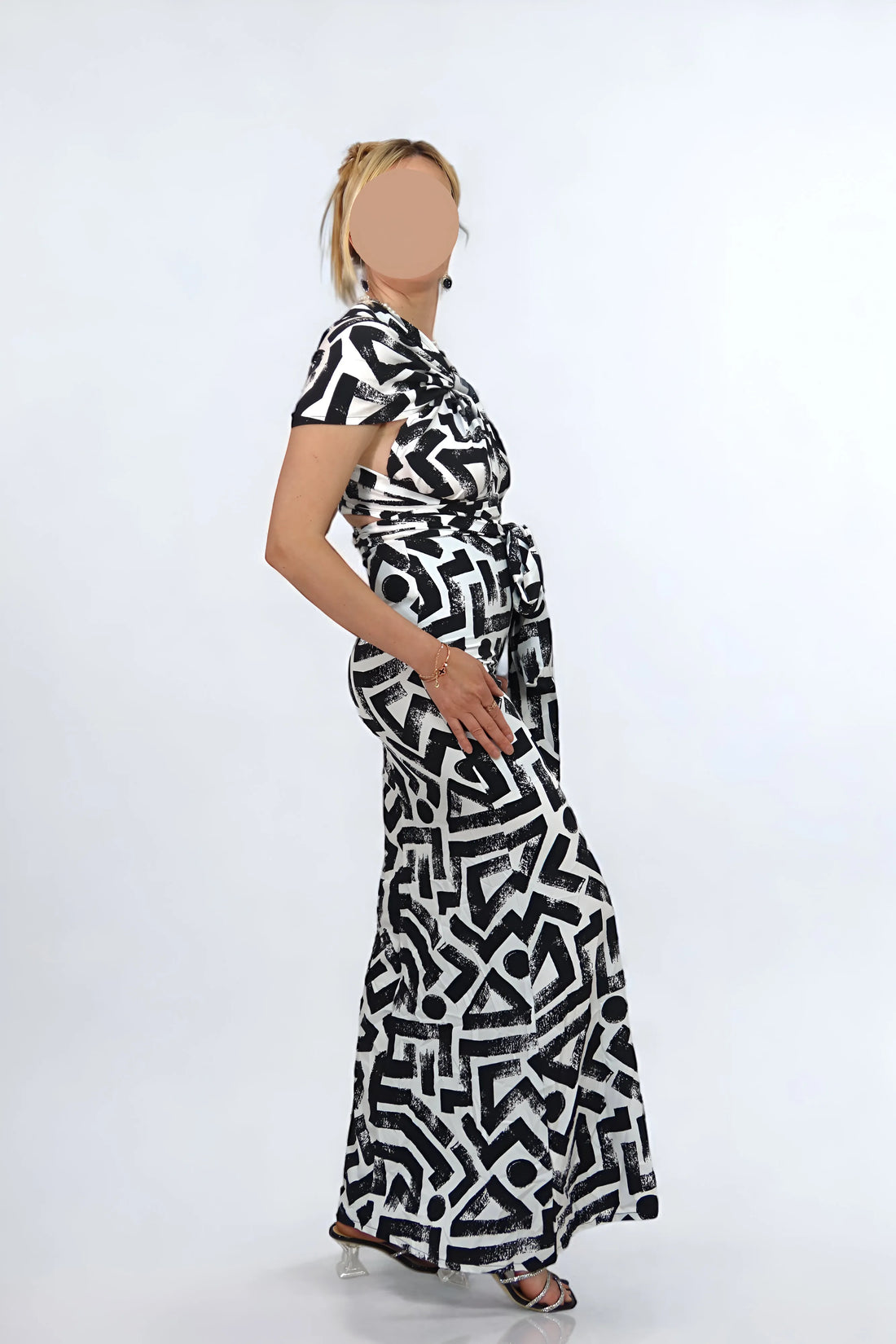 La Robe 10+ Looks – Un Design Géométrique et Polyvalent à L’Infini