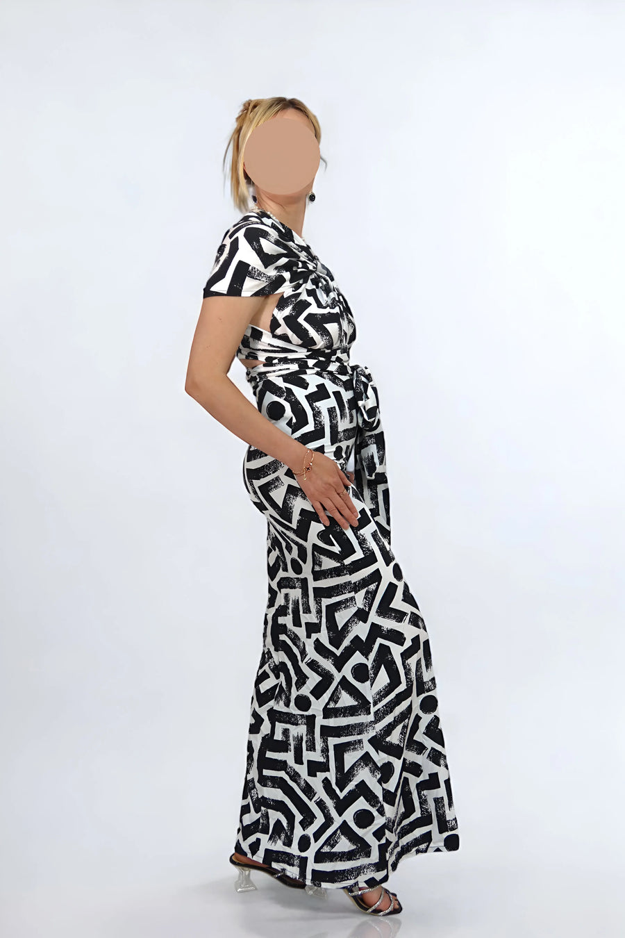 La Robe 10+ Looks – Un Design Géométrique et Polyvalent à L’Infini