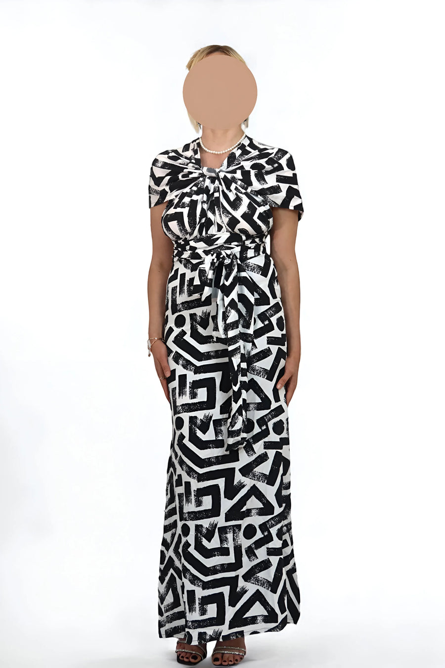 La Robe 10+ Looks – Un Design Géométrique et Polyvalent à L’Infini